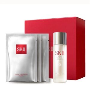 Glow Up Duo Set - Facial Treatment Essence 2.5 oz and 3 Masks - Red and White